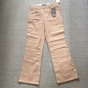 Very cute barely worn flare pink jeans.